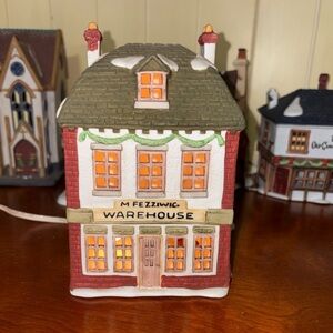 DEPT 56 THE HERITAGE VILLAGE COLLECTION DICKENS VILLAGE SERIES FEZZIWIGS WAREHOU